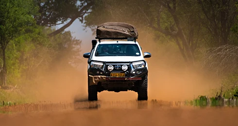 Namibia-Safaris-en-convoy-con-guía-privada-Heavy-Offroad-Tour